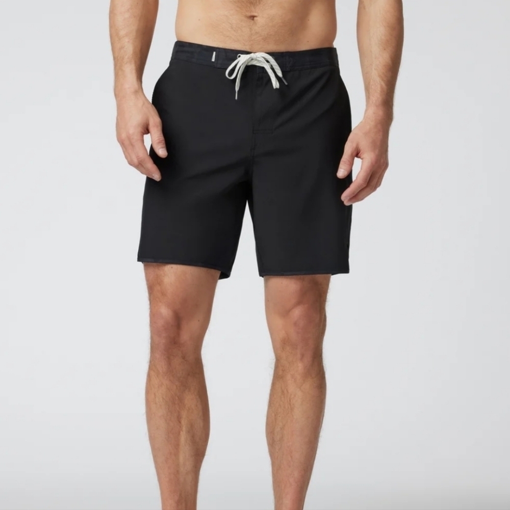 Vuroi Cruise Boardshort in Black Regular‎ Fit size 28